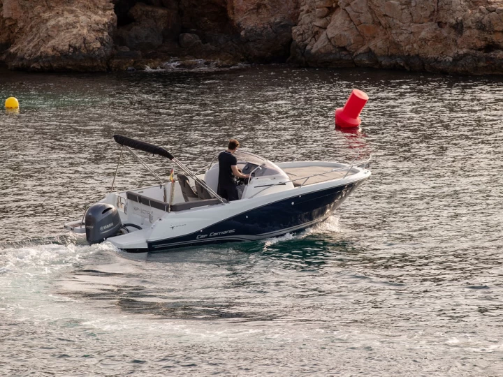 Jeanneau Cap Camarat 6.5 WA Serie 3 in Palma de Mallorca on SamBoat