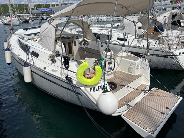 Bareboat Rental Sailboat Bavaria with a boat licence