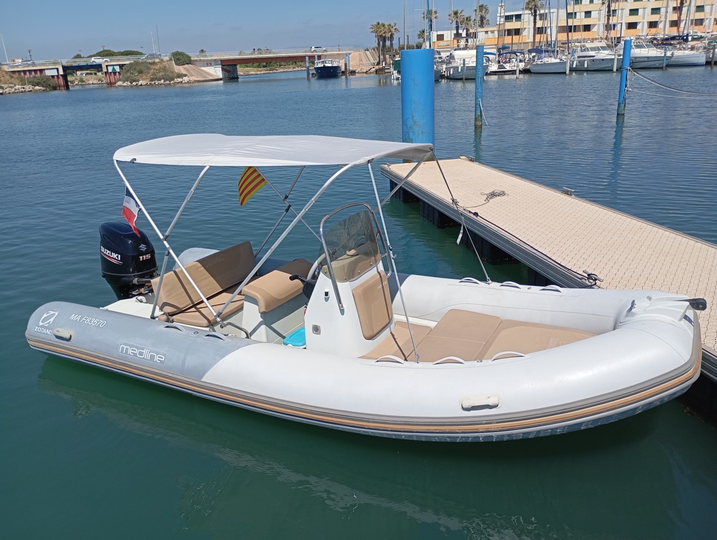 Rent a RIB Zodiac Medline 580 Hypalon in Le Barcarès (Bulle