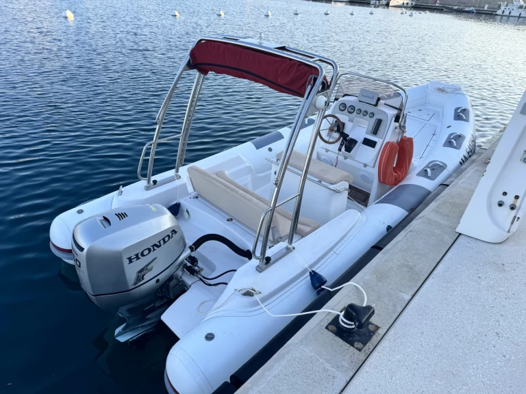 RIB for rent L'Estaque at the best price