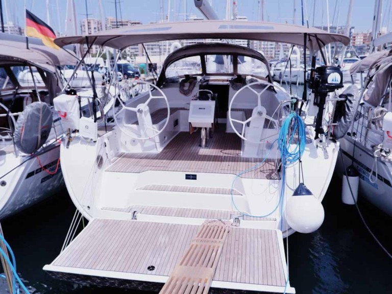 Sailboat for rent Palma de Mallorca at the best price