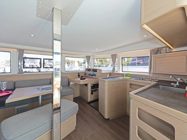 Catamaran for rent Paros (Island) at the best price