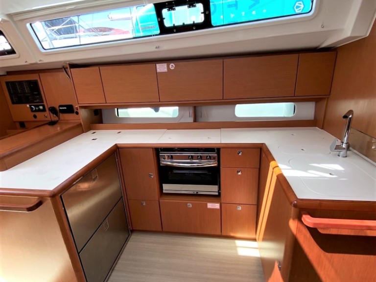 Yacht charter Alimos cheap Bavaria C46