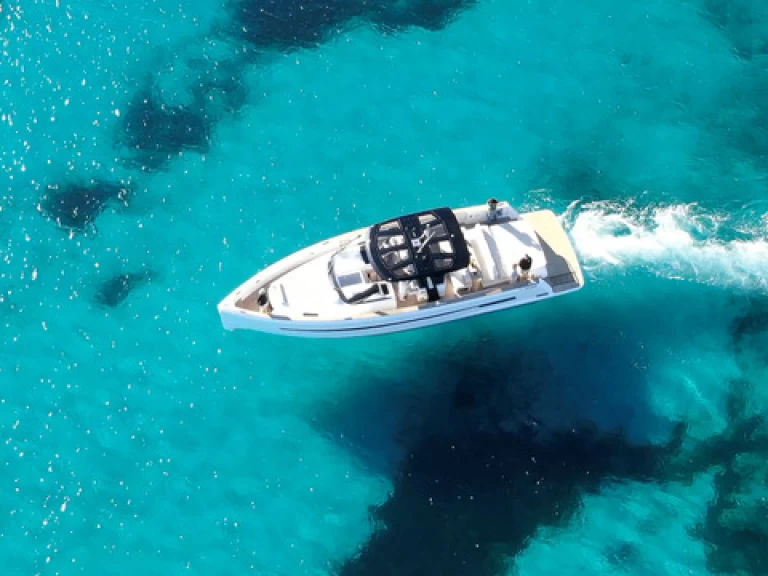 Motorboat rental with or without captain Fjord Le Lavandou