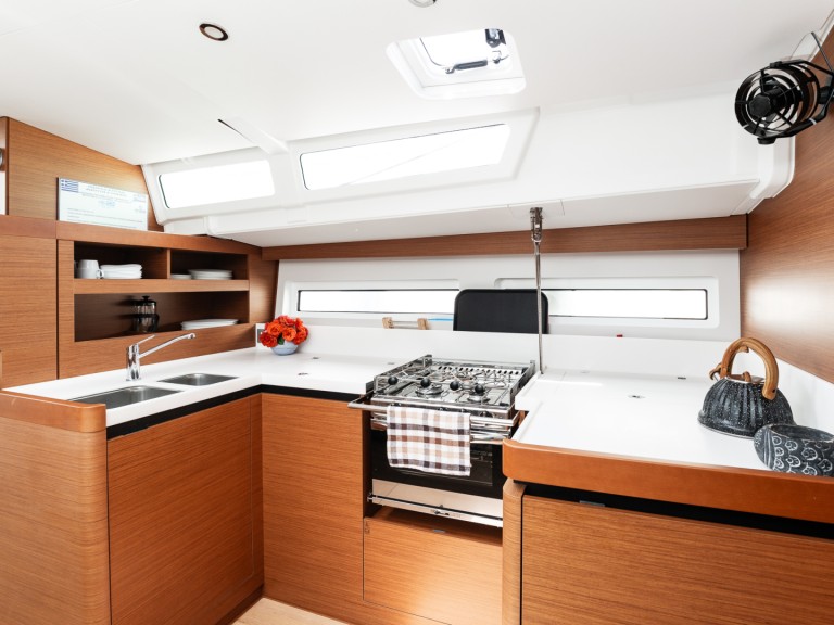 Rent a Jeanneau Sun Odyssey 490 Níkiti