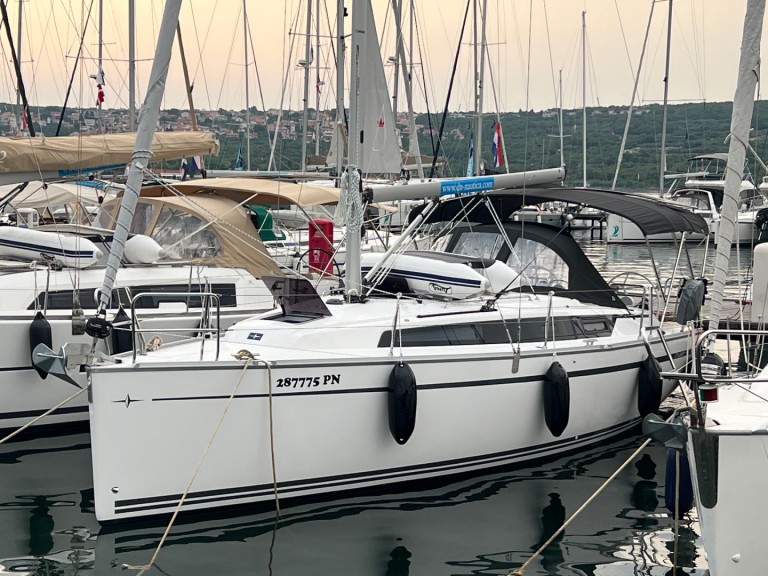 Bareboat Rental Sailboat Bavaria with a boat licence