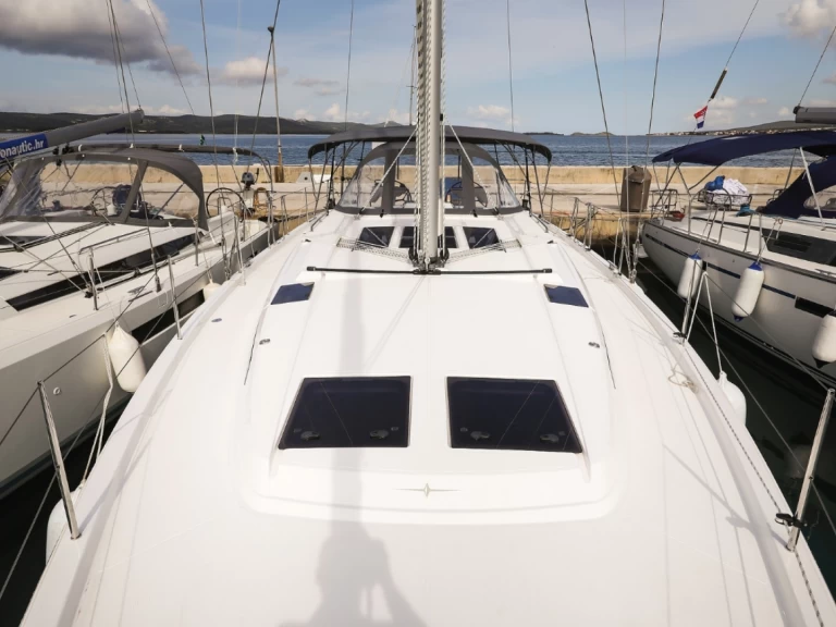 Rent a Bavaria Bavaria C46 Biograd na Moru