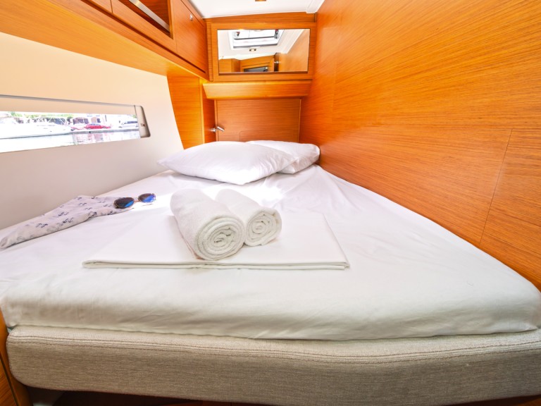 Dufour Dufour 470 in Skradin on SamBoat