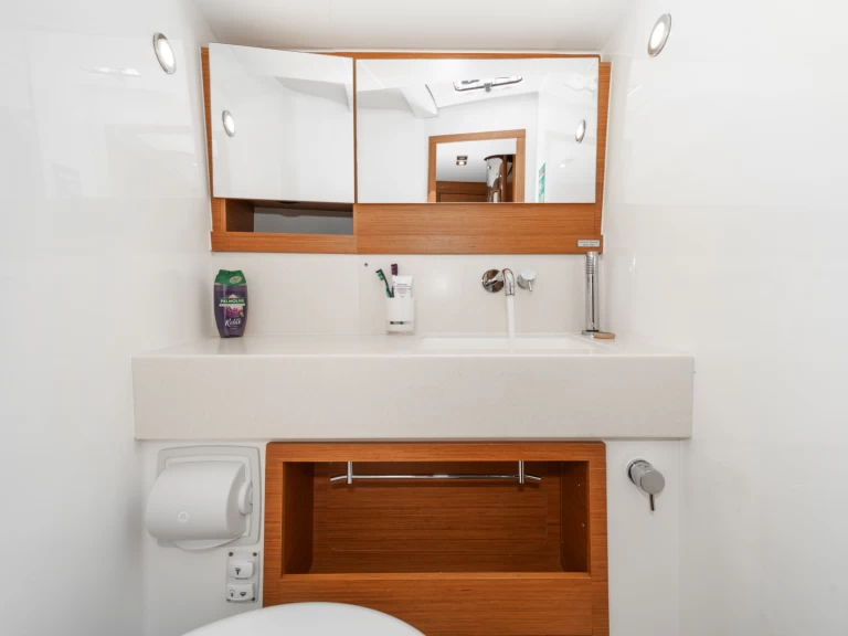 Rent a Dufour Dufour 470 Skradin