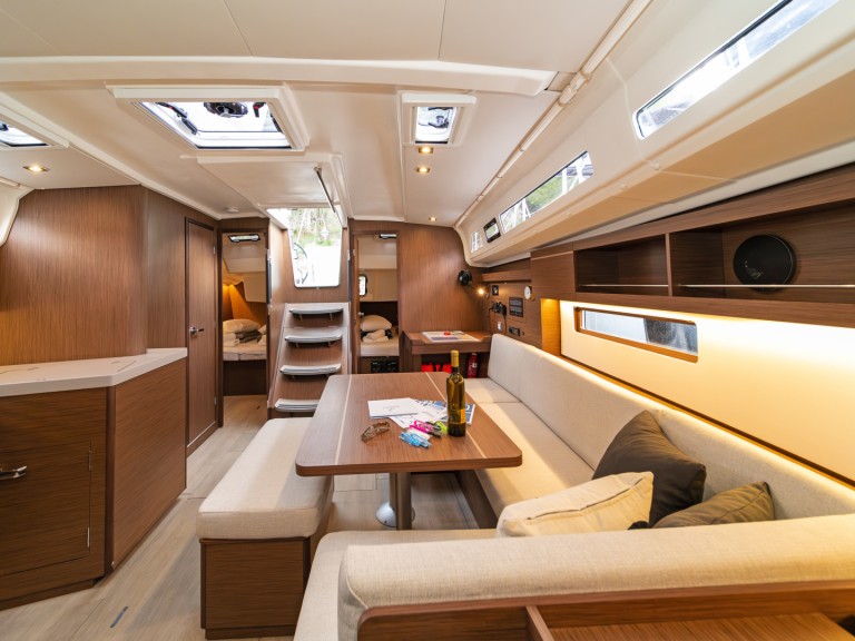 Sailboat rental with or without captain Bénéteau Skradin