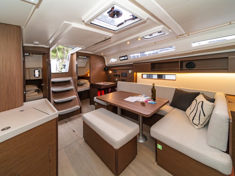 Yacht charter Skradin cheap Oceanis 40.1