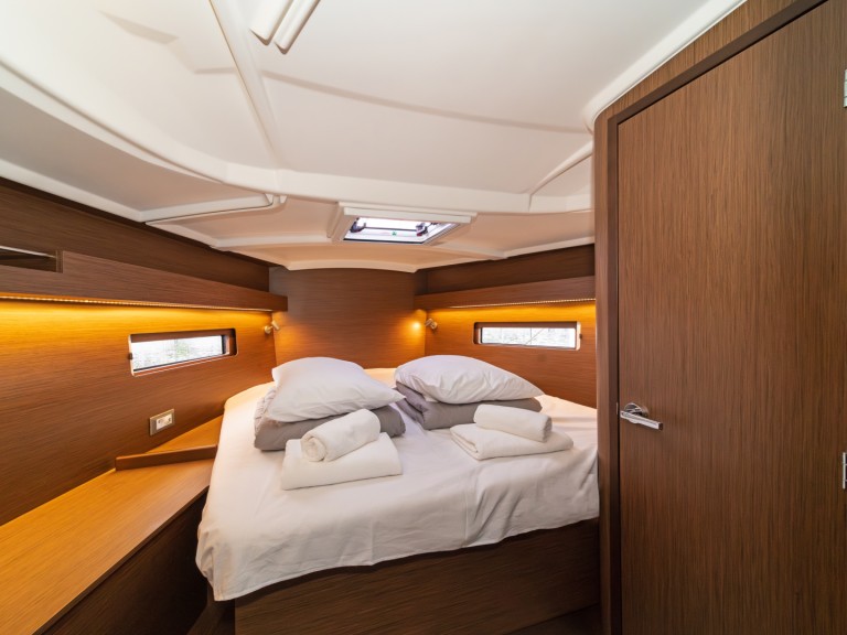 Boat rental Bénéteau Oceanis 40.1 in Skradin on Samboat