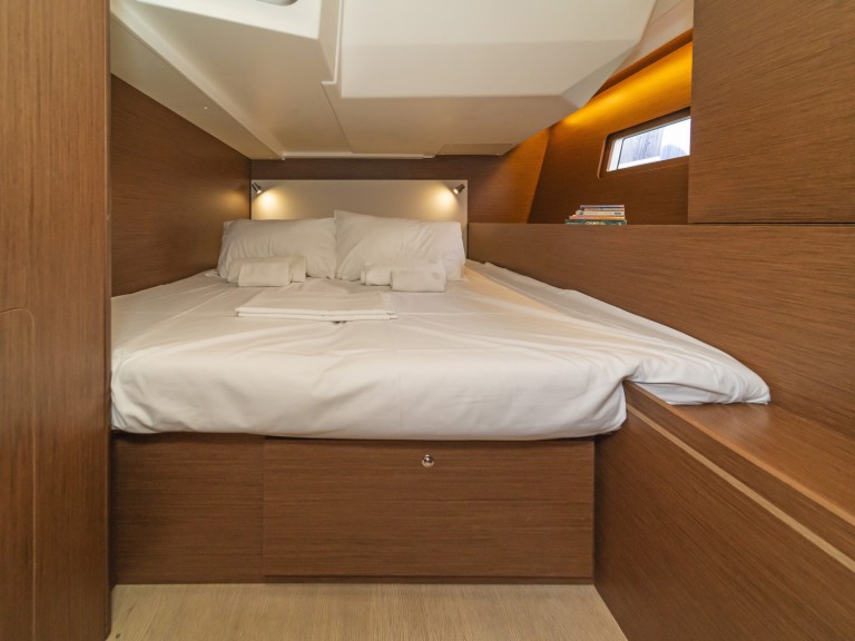 Sailboat rental with or without captain Bénéteau Skradin