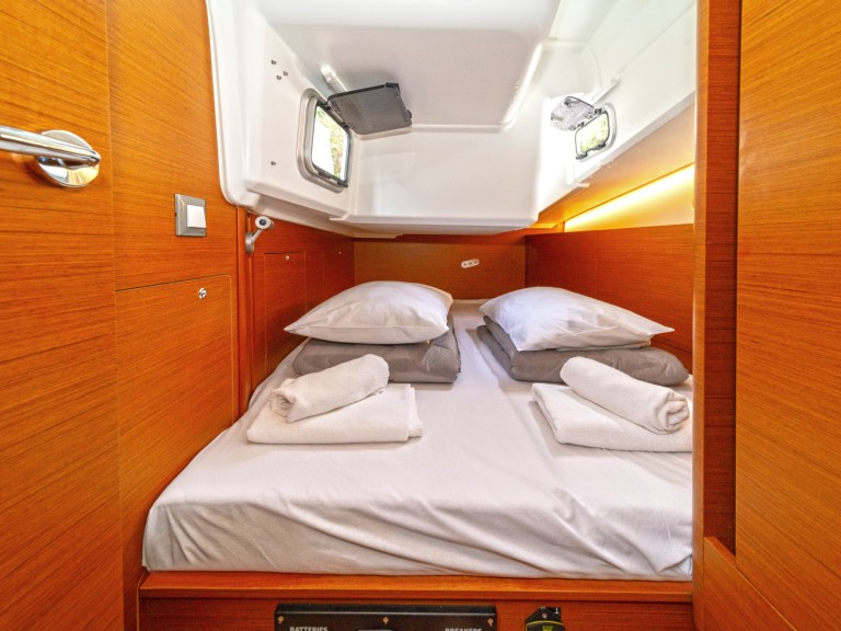 Sailboat rental in Skradin - Jeanneau Sun Odyssey 410