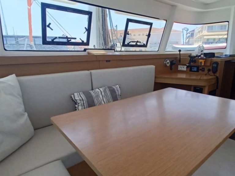 Catamaran for rent Lefkáda at the best price