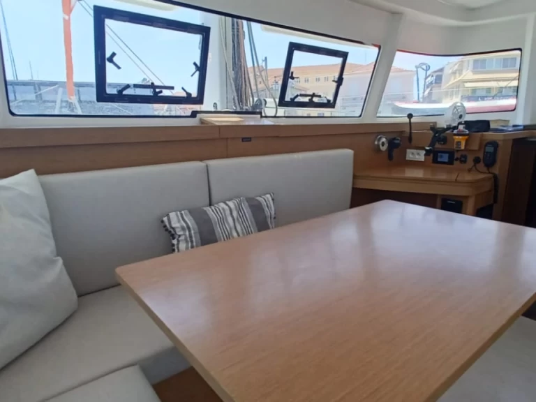 Catamaran for rent Lefkáda at the best price