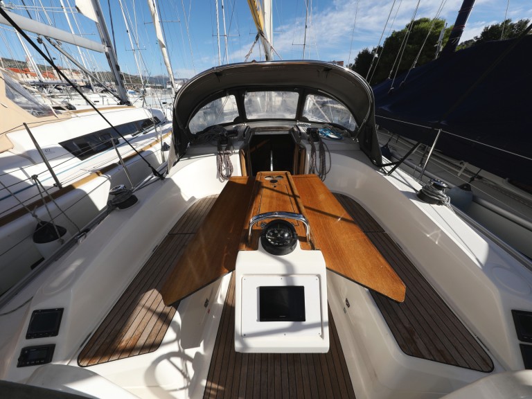 Boat rental Bavaria Cruiser 34 in Trogir on Samboat