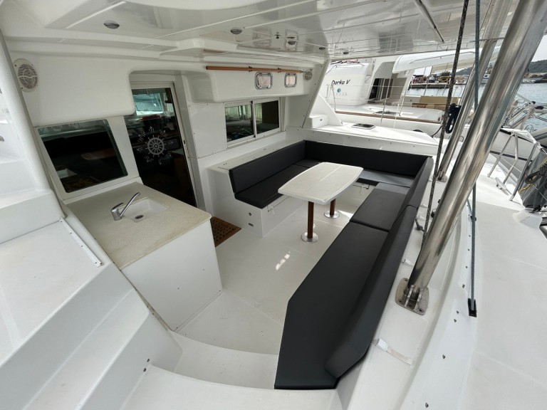 Boat rental Lagoon Lagoon 440 in Tribunj on Samboat