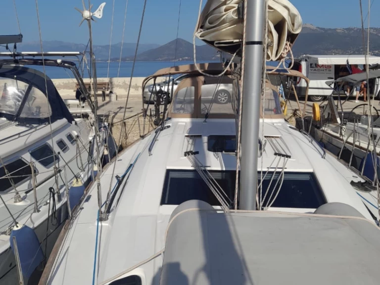 Sailboat for rent Pálairos at the best price