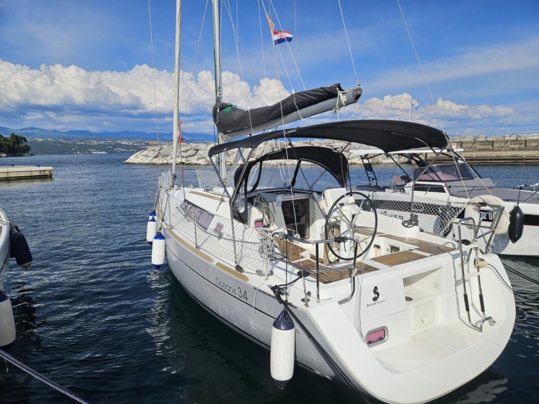 Bénéteau Oceanis 34 charter bareboat or captained in  Ičići
