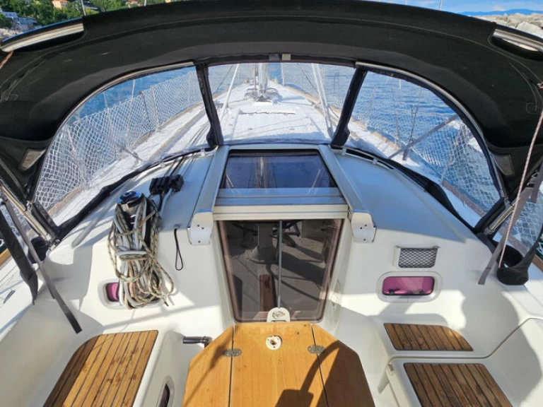 Yacht charter Ičići cheap Oceanis 34