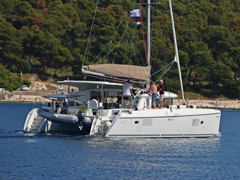 Boat rental Lagoon Lagoon 421 in Rogoznica on Samboat