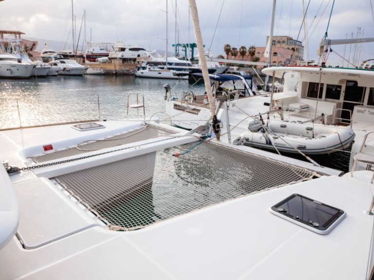 Catamaran rental in Punta Ala - Lagoon Lagoon 400 S2