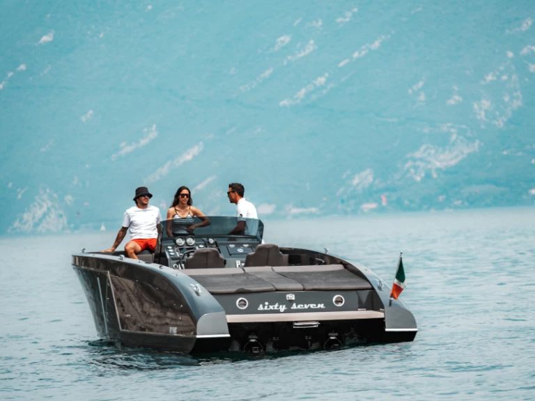 Motorboat rental with or without captain Frauscher Navene