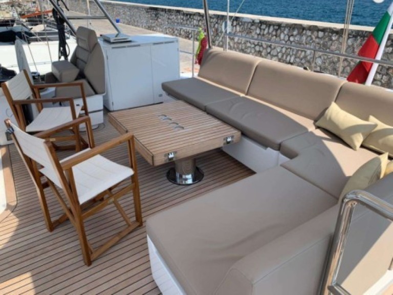 Bareboat Rental Catamaran Sunreef with a boat licence