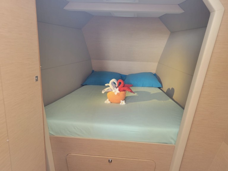 Yacht charter Le Marin cheap NEEL 47 - AYLINE 2