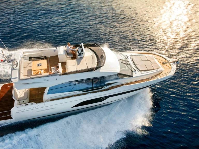 Boat rental Prestige Prestige 520 in Cannes on Samboat