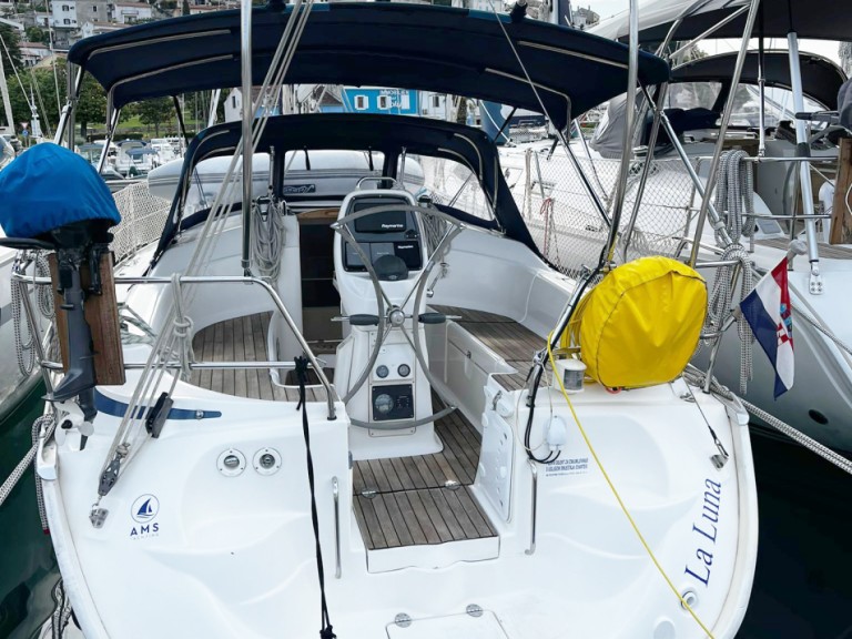 Yacht charter Vrsar cheap Bavaria 30 Cruiser