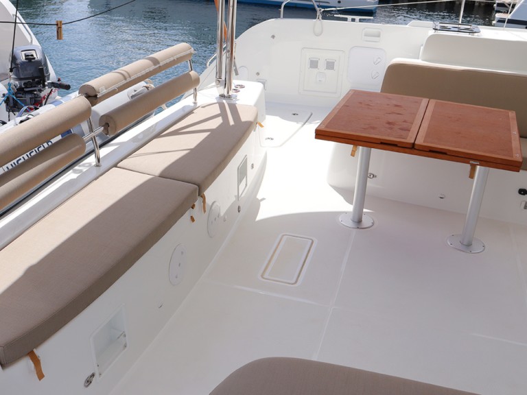 Yacht charter Road Town cheap Lagoon 46