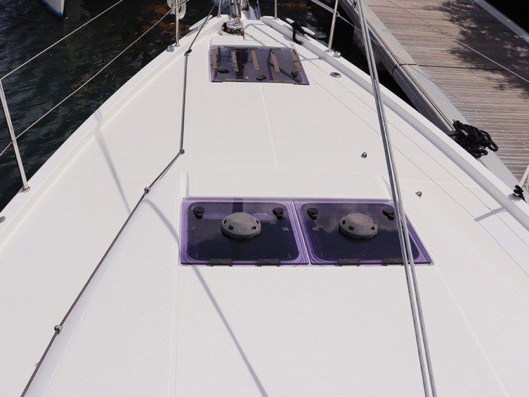 Rent a Jeanneau Sun Loft 47 Road Town