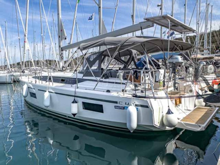 Bareboat Rental Sailboat Bavaria with a boat licence