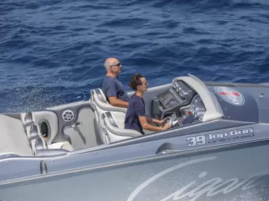 Rent a Motorboat Cigarette TOPGUN 39 in Saint-Tropez (CIGARETTE 39 TOPGUN) 