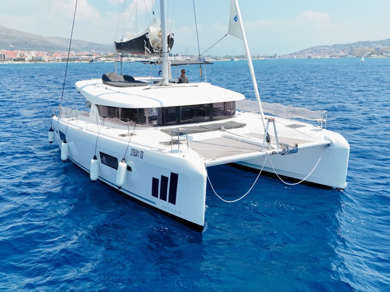 Boat rental Lagoon Lagoon 42 in Seget Donji on Samboat