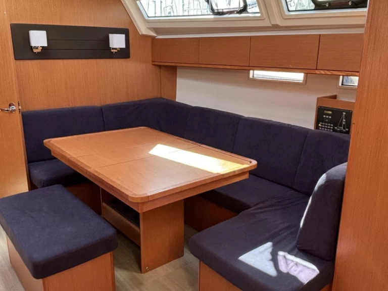 Sailboat for rent Pula at the best price