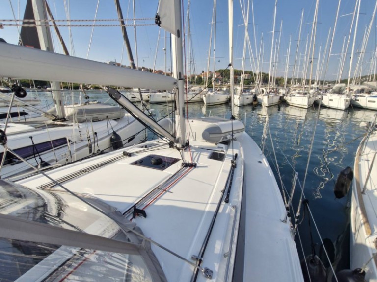 Bareboat Rental Sailboat Bénéteau with a boat licence