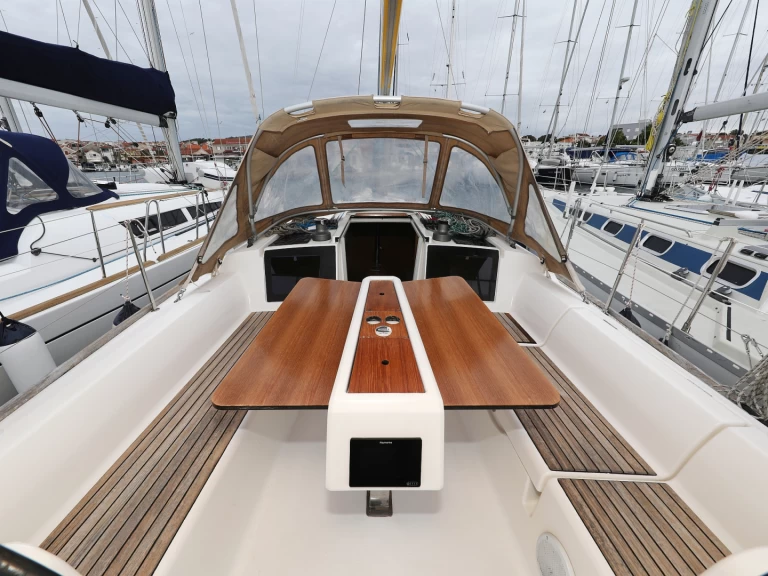 Sailboat rental in Šibenik - Dufour Dufour 350 Grand Large