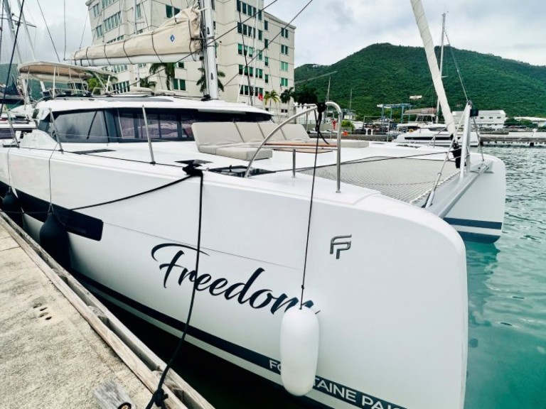 Yacht charter Road Town cheap Aura 51