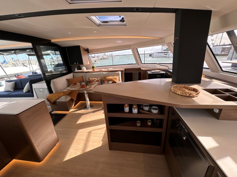 Yacht charter Cogolin cheap Nautitech 48 Open