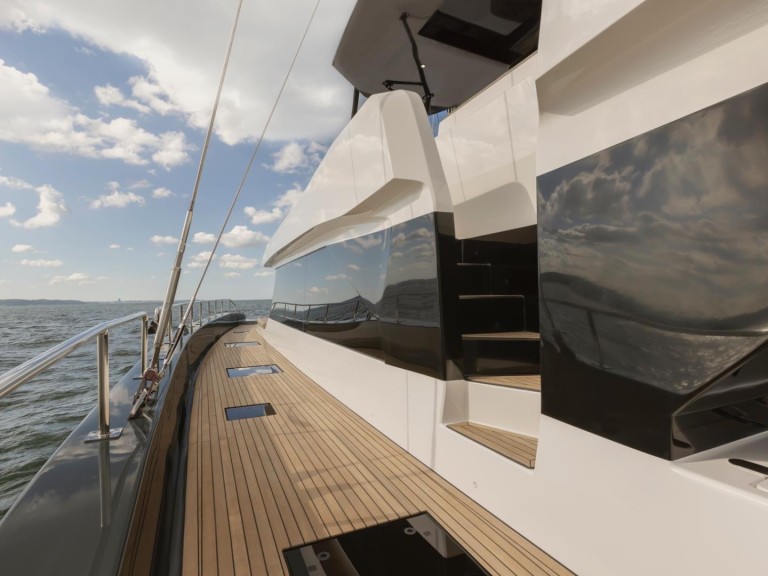 Catamaran for rent Lávrio at the best price