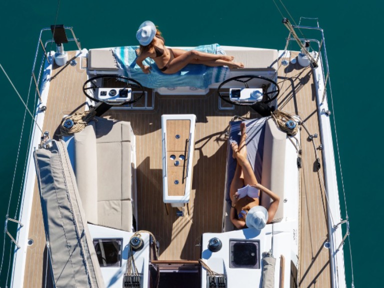 Rent a 74 DUFOUR 390 Arzon