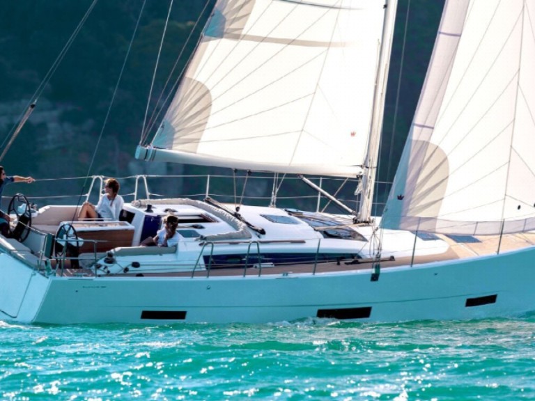 Boat rental 74 DUFOUR 390 in Arzon on Samboat