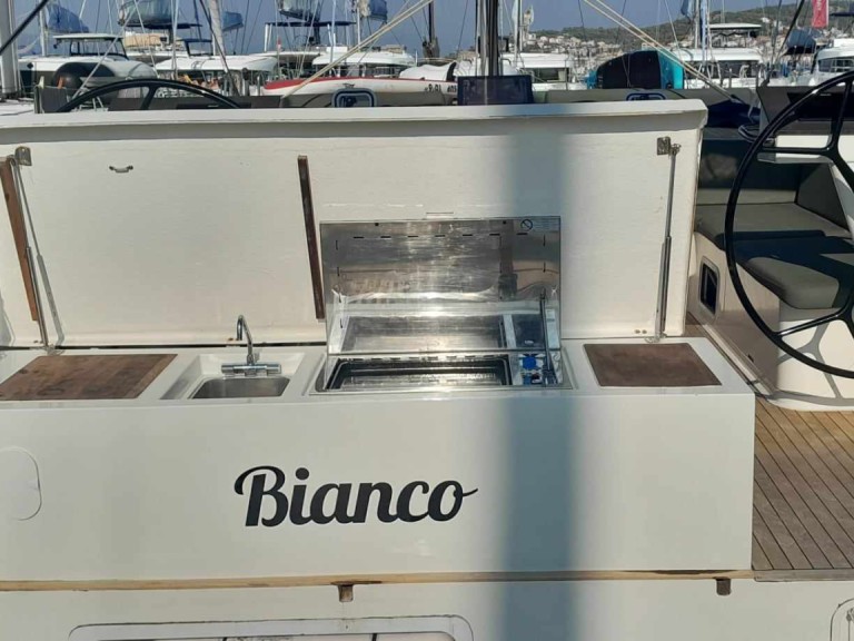 Rent a D&D Yacht D&D Kufner 50 Seget Donji