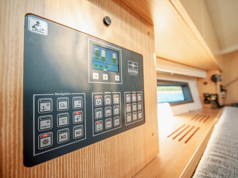 Bavaria Bavaria C42 charter bareboat or captained in  Medulin