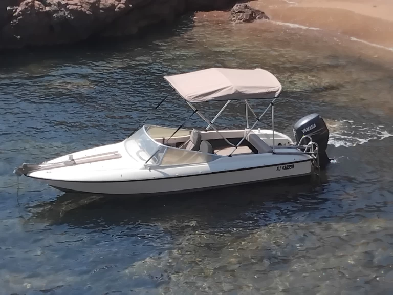 Motorboat rental with or without captain Fletcher Pinarellu