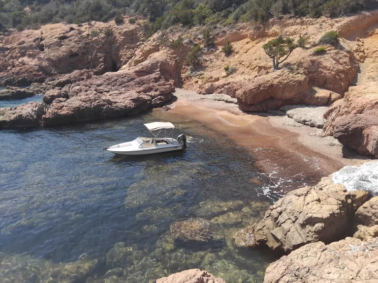 Bareboat Rental Motorboat Fletcher with a boat licence