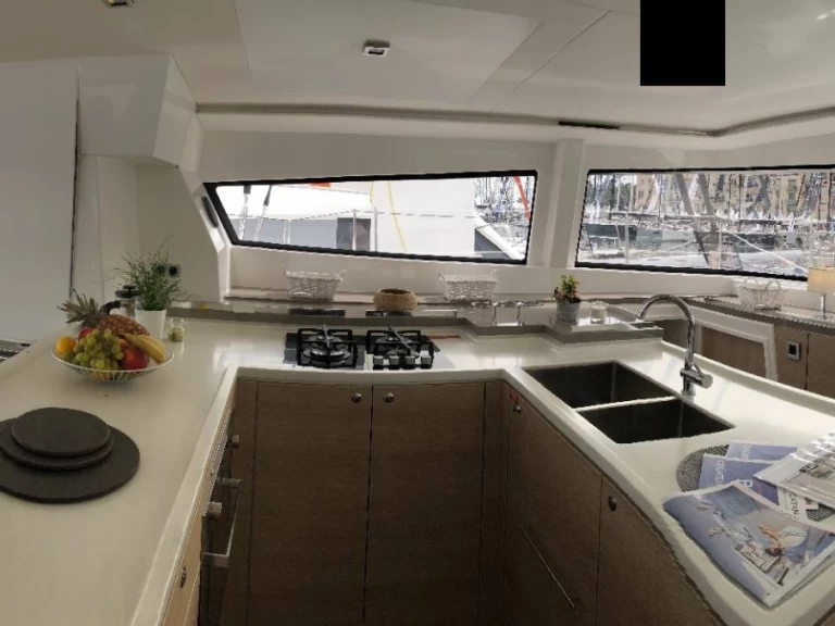 Bali Bali 5.4 charter bareboat or captained in  Lefkáda